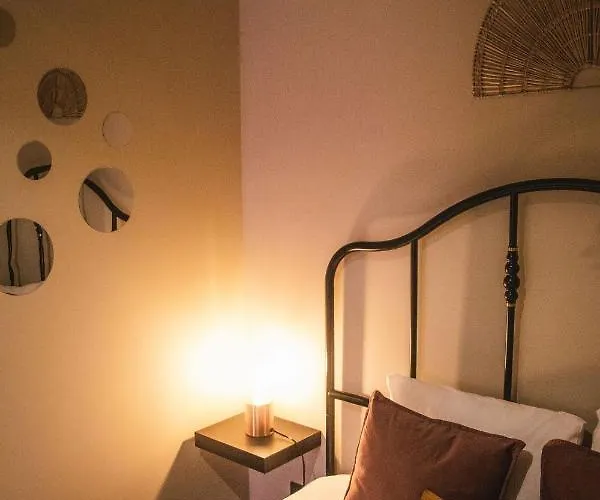 Sao Lazaro's Garden - With Terrace דירה