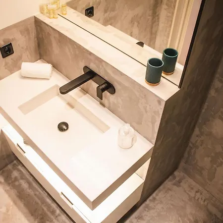 Sao Lazaro's Garden - With Terrace