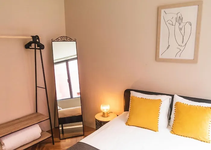 Sao Lazaro's Garden - With Terrace 公寓 *