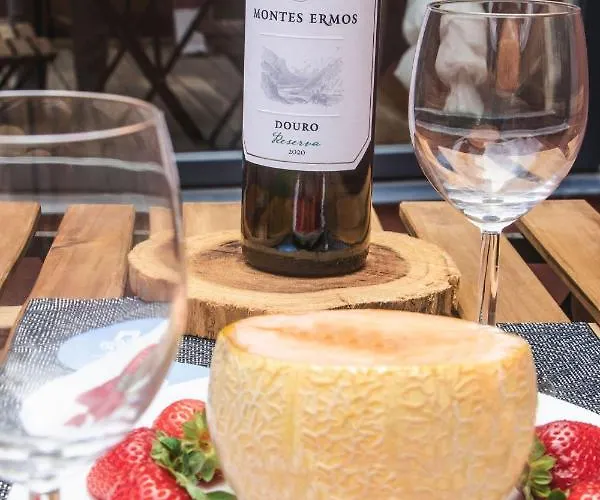 Sao Lazaro's Garden - With Terrace