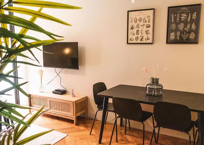 Sao Lazaro's Garden - With Terrace