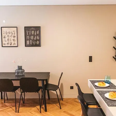 Sao Lazaro's Garden - With Terrace דירה