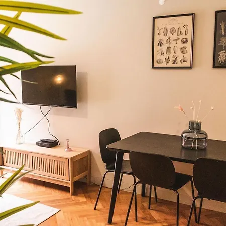 Sao Lazaro's Garden - With Terrace