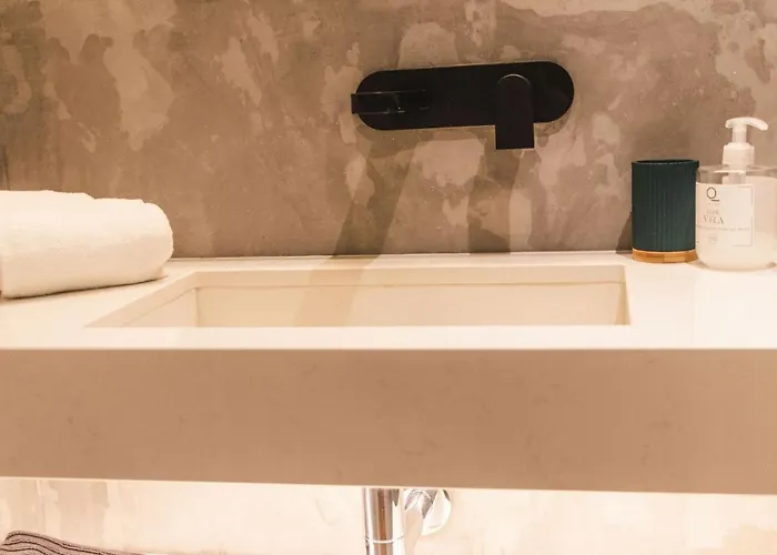 Sao Lazaro's Garden - With Terrace Daire